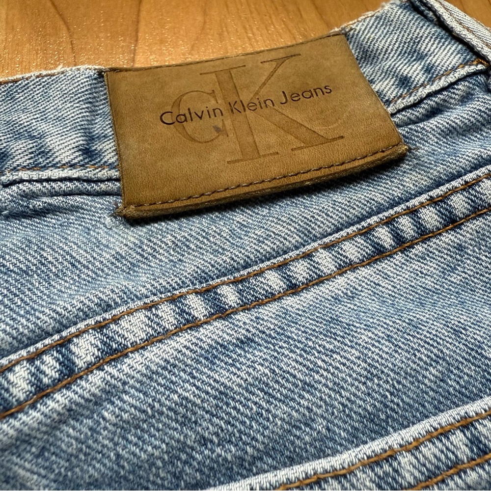 Vintage/90s Style Calvin Klein Button Fly Easy Fit Jeans - Picture 6 of 8